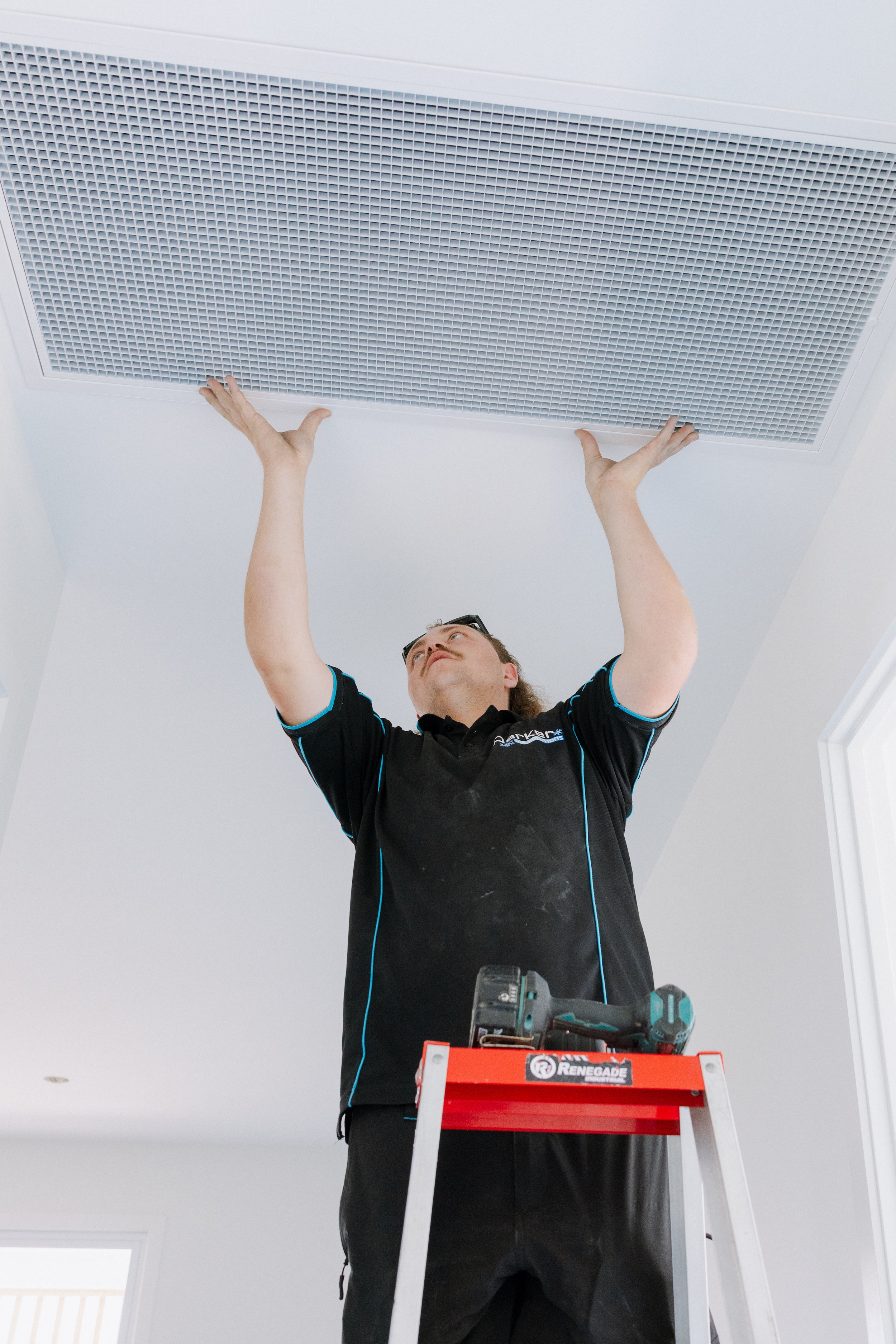 Installing return air grille in ceiling